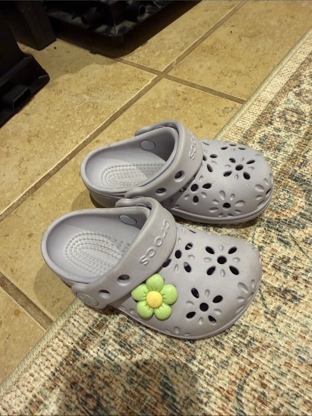 Flower CROCS (C7)